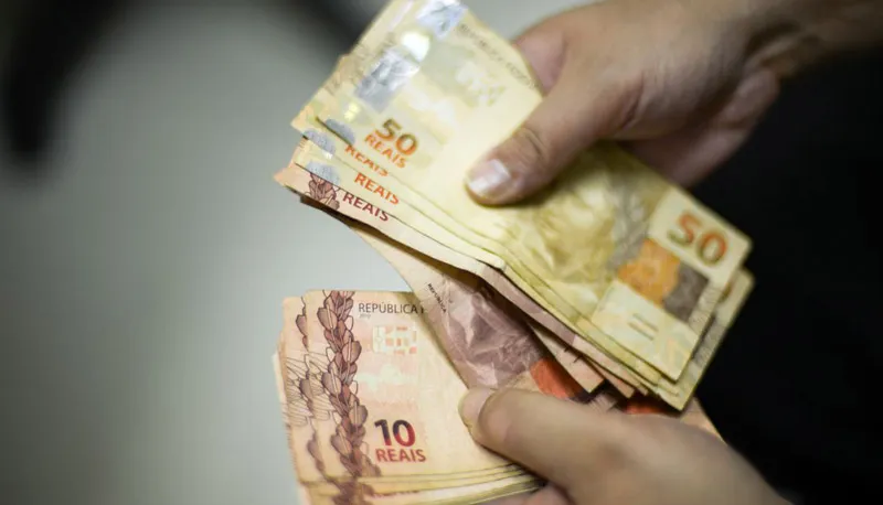 Imagem ilustrativa da imagem Salário mínimo será de R$ 1.039 em 2020