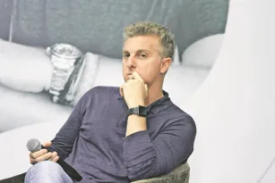 Imagem ilustrativa da imagem Luciano Huck se aproxima da centro-esquerda no Nordeste