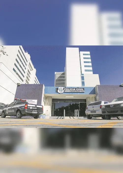 Imagem ilustrativa da imagem Suspeitos de roubo trocam tiros com polícia durante perseguição e provocam acidente na Serra