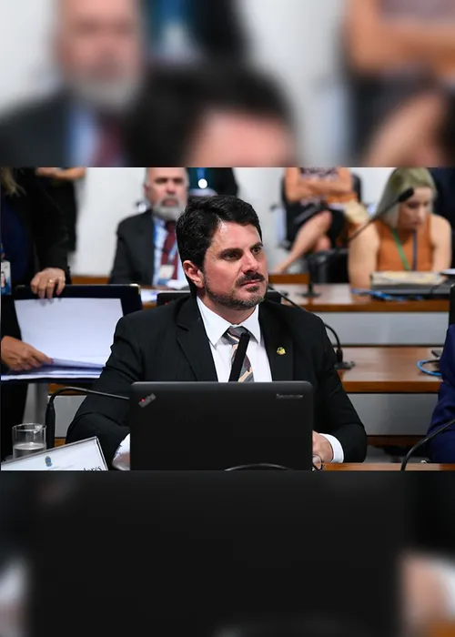 Imagem ilustrativa da imagem Senador diz que se sente melhor com uso de cloroquina