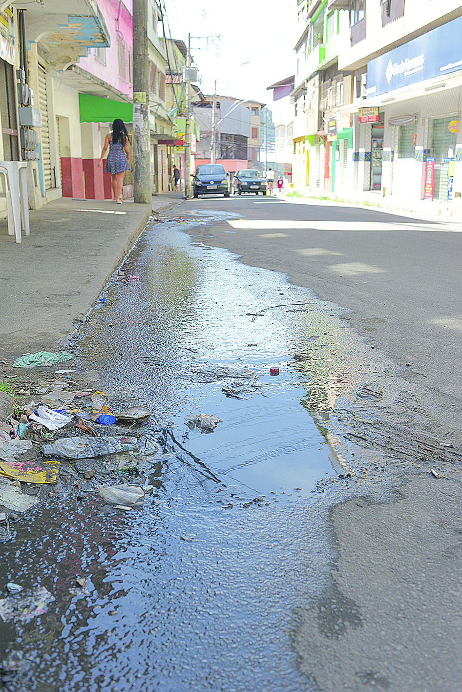 Rua Manoel Laurentino onde rede de esgoto vive com problemas. (Foto: Dayana Souza)