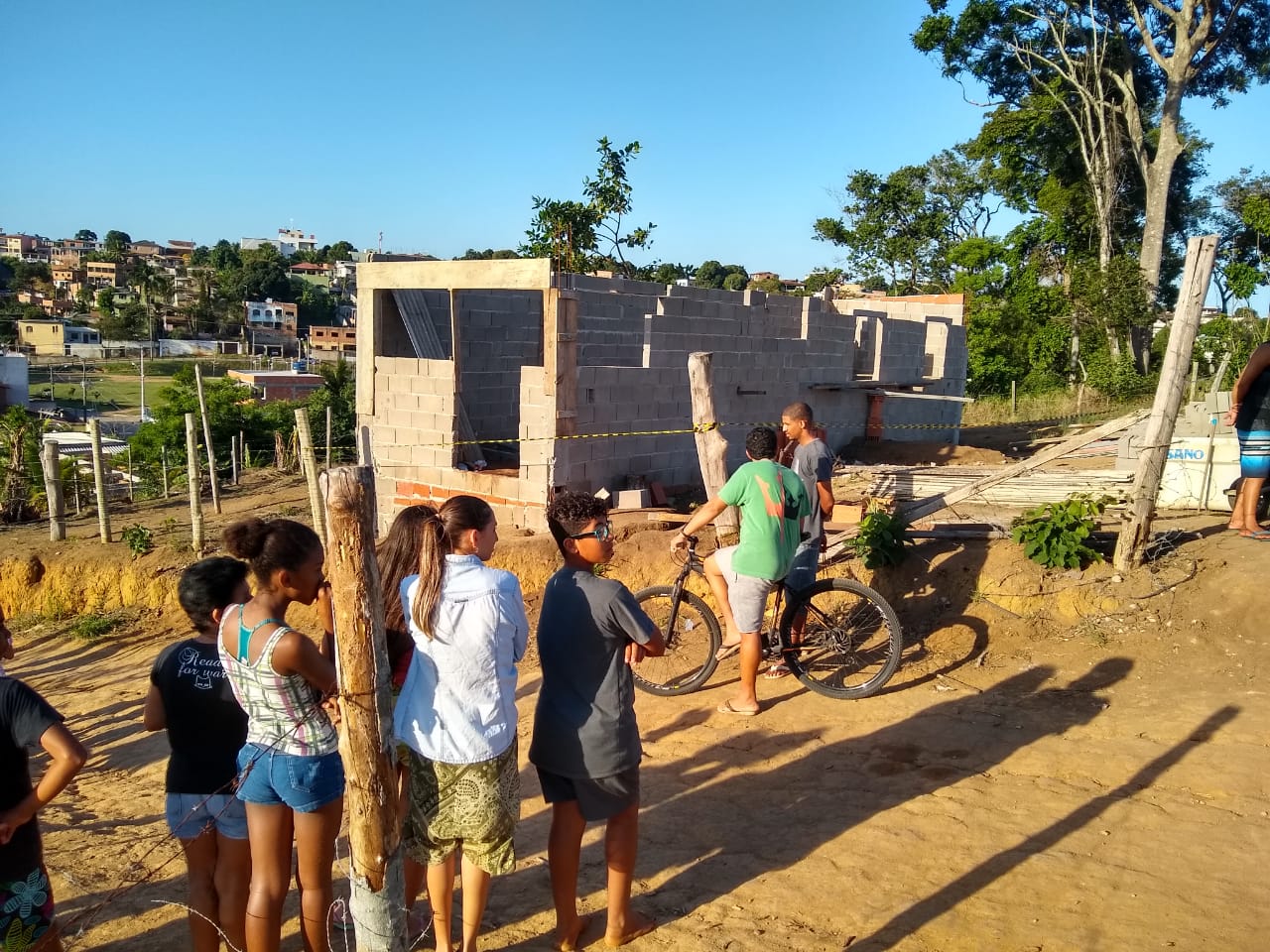 Construção onde criança foi morta em Guarapari (Foto: Roberta Bourguignon)