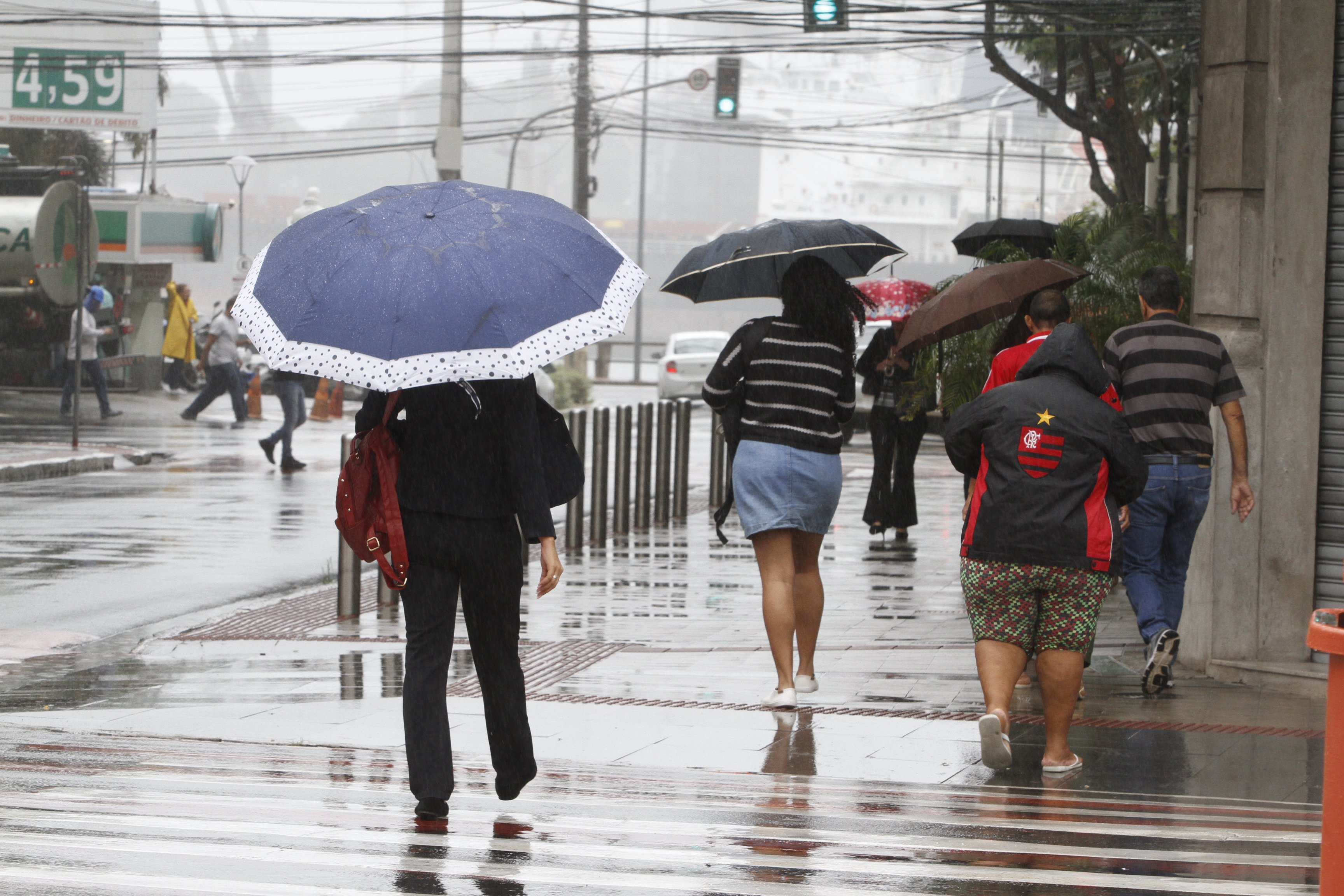 Chuva e frio na Grande Vitória (Foto: Thiago Coutinho)