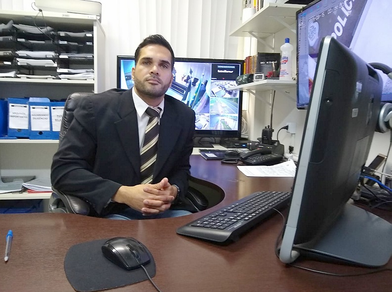 Delegado David Santana Gomes contou que suspeitos foram identificados com flagrante. (Foto: Roberta Bourguignon)
