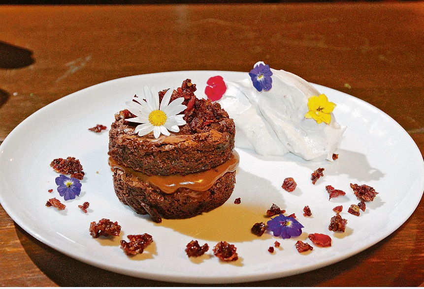 Escambrownie, do Alcides Carnes Y Tragos, na Praia da Costa (Foto: Leone Iglesias/AT)