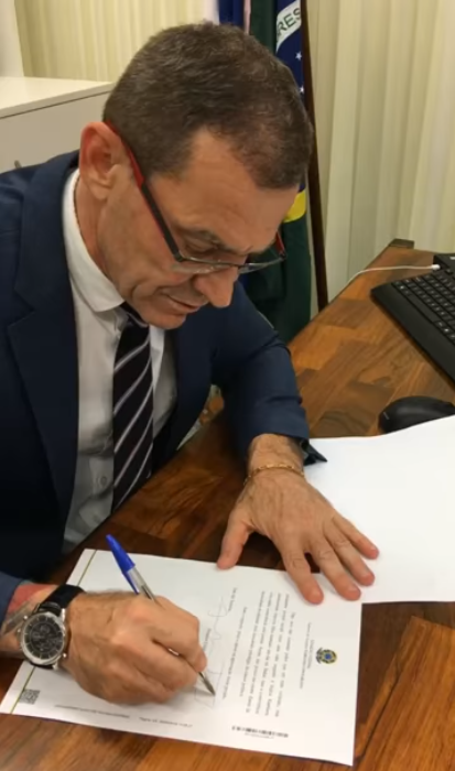 Contarato lteração na lei (Foto: Reprodução/Facebook)