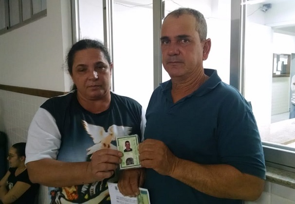Jorgimar José dos Santos e a esposa Geralda Luiza de Souza. (Foto: Júlia Afonso/AT)