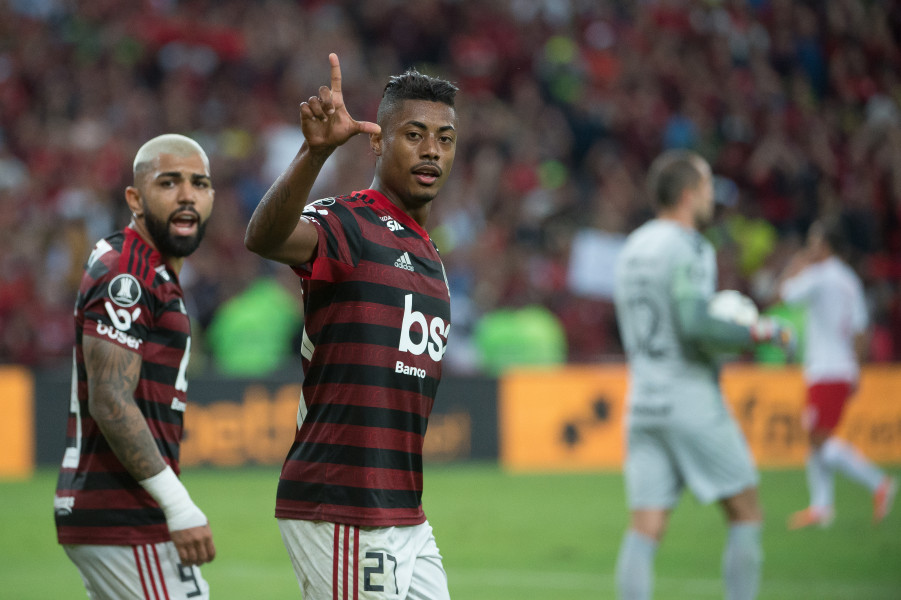 Bruno Henrique comemora o seu segundo gol na vitória sobre o Inter (Foto: Alexandre Vidal/Fla Imagem)