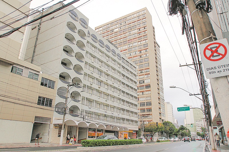 Prédio do antigo Hotel São José e Alice Vitória Hotel, na Avenida Princesa Isabel, nº 300. (Foto: Leone Iglesias/at)