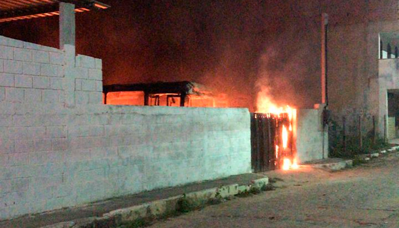 Incêndio foi registrado na noite de terça-feira (Foto: Divulgação)