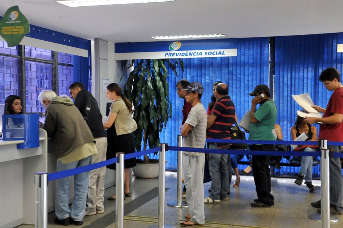 Já são mais de dois milhões de benefícios represados (Foto: Antonio Cruz/ Agência Brasil)