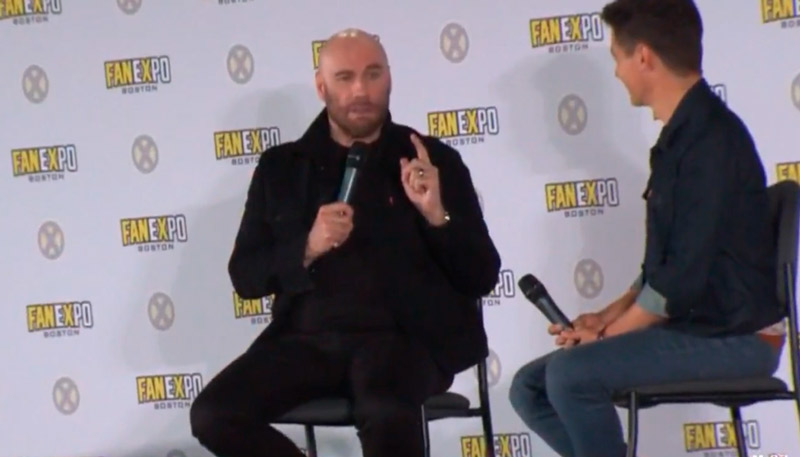John Travolta participou de um encontro com fãs nesta terça (Foto: Reprodução / Youtube)