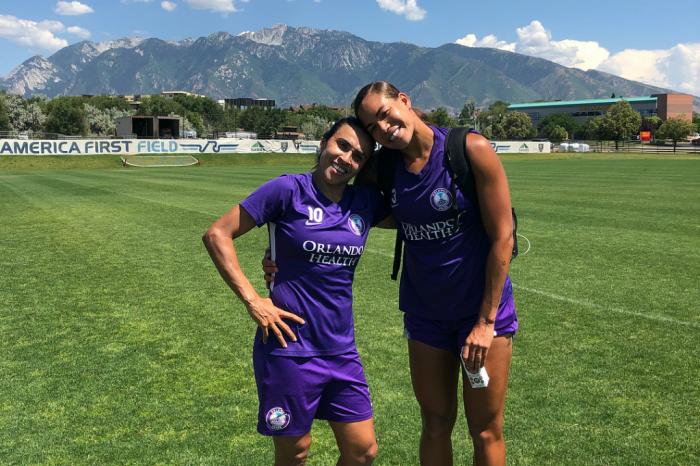 Marta e a namorada Toni Pressley (Foto: Reprodução / Instagram)