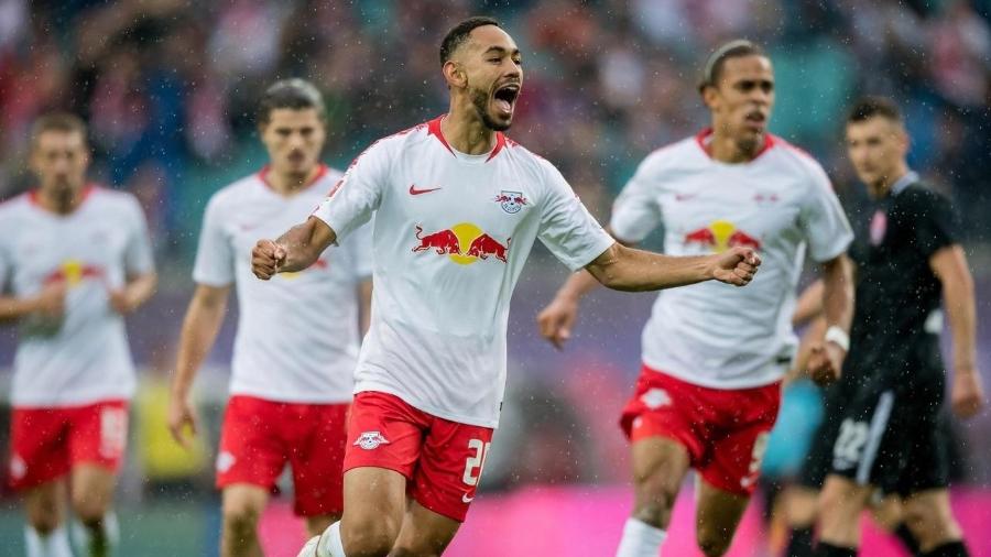 Com 20 anos, o atacante do RB Leipzig foi indicado nesta semana para o Prêmio Puská. (Foto: Divulgação/RB Leipzig)