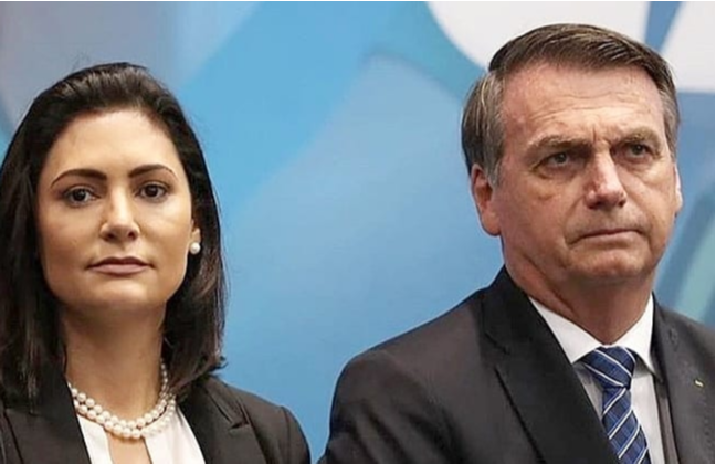 O presidente disse que a primeira-dama lhe perguntou se deveria ou não tomar a vacina (Foto: Reprodução/Facebook)