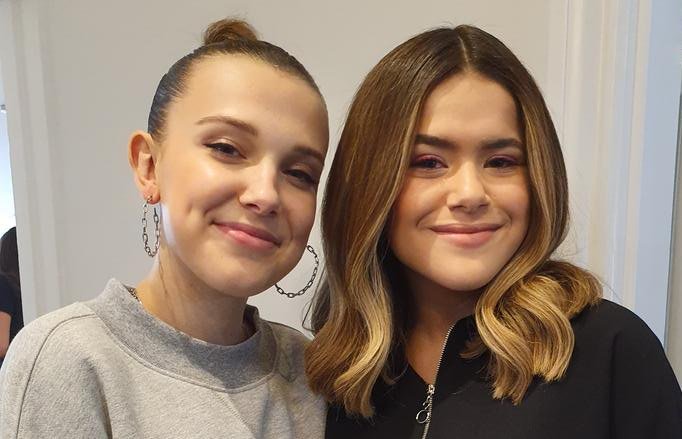 "Eu e o cristal lapidado", legendou Maisa a foto ao lado da atriz que interpreta a personagem Eleven na série "Stranger Things". (Foto: Reprodução/Twitter/@maisa)