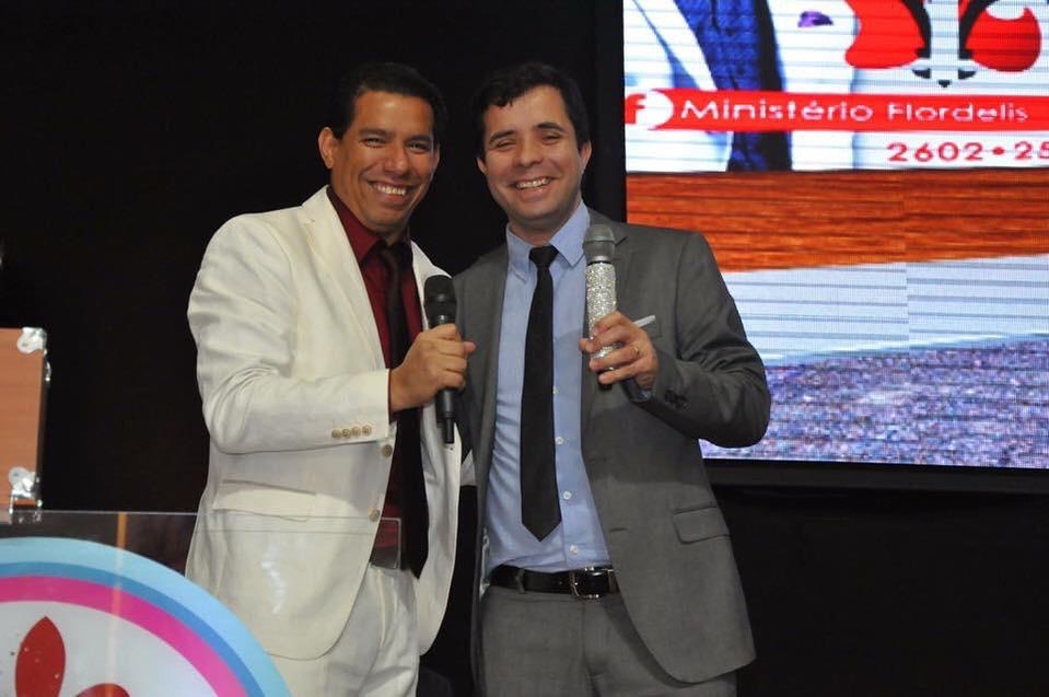 Misael ao lado do pai Anderson do Carmo (Foto: Divulgação / Facebook)