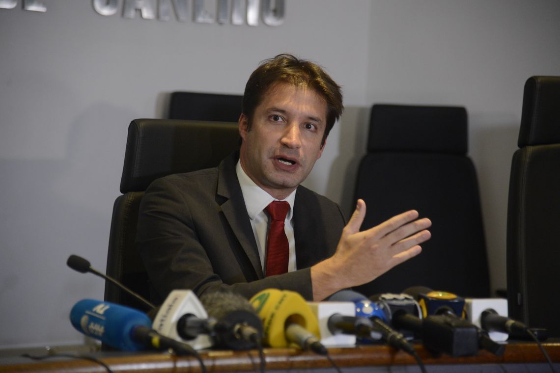 O procurador da República, Almir Teubl Sanches, fala à imprensa, sobre a Operação Segredo de Midas no Ministério Público Federal, no Rio de Janeiro (Foto: Tomaz Silva/ Agência Brasil)