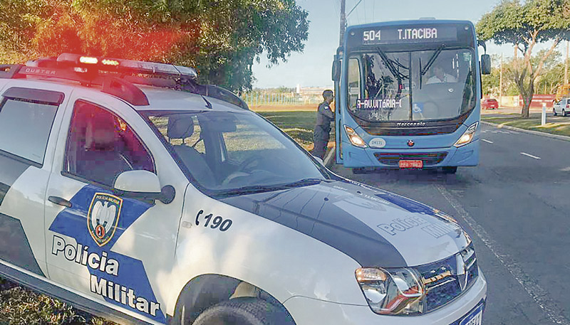 Abordagem a ônibus: ações serão intensificadas a partir da próxima semana, com a chegada da Força Nacional (Foto: PMES - 13/08/2019)