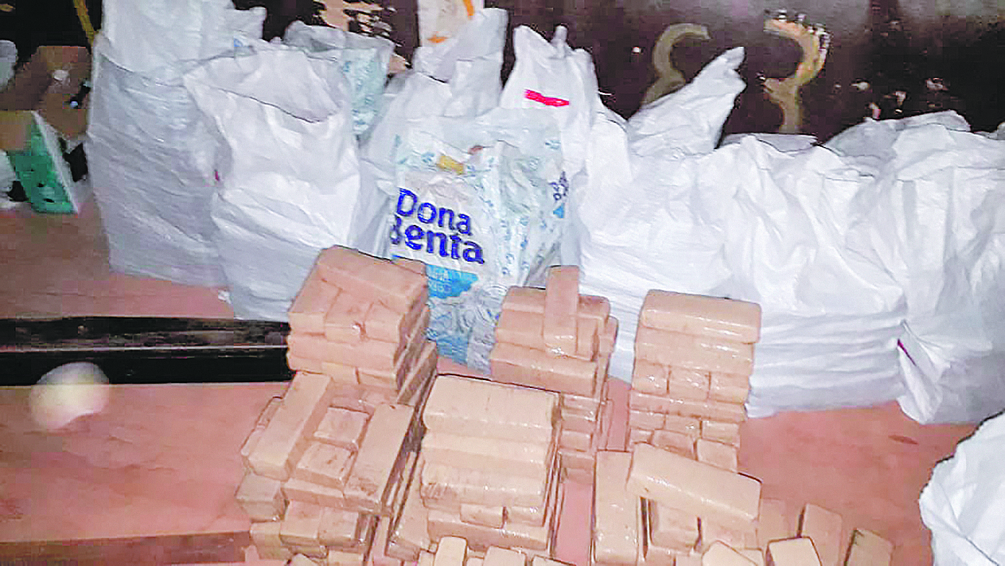 Droga apreendida pela polícia na Serra. (Foto: PMES)