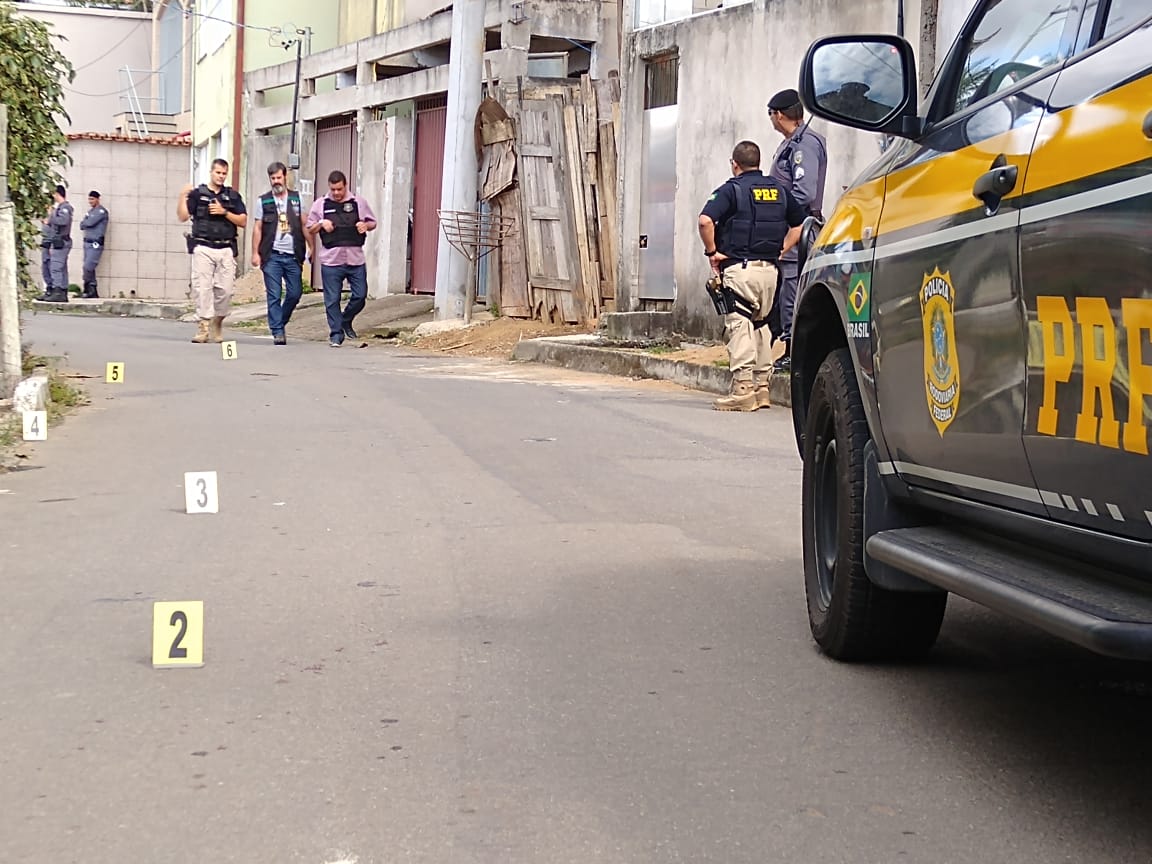 Policial pediu para tirar filho do carro e, aproveitando a distração do suspeito, reagiu e atirou (Foto: Antônio Moreira/AT)