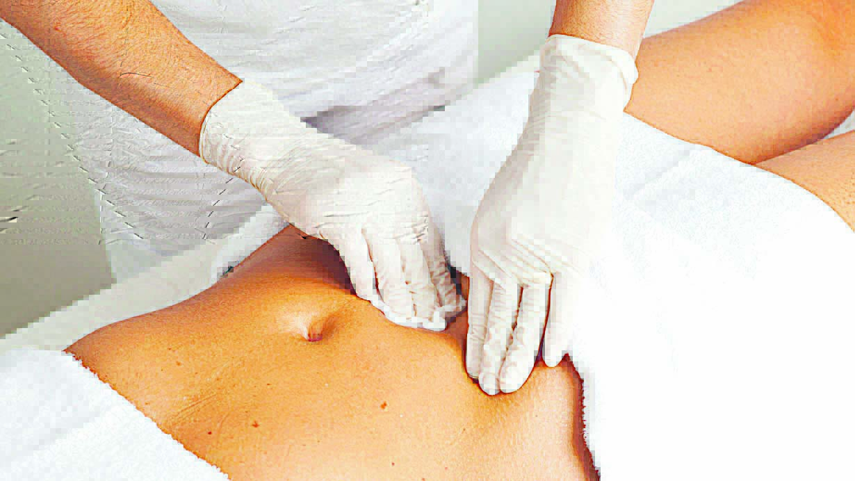 Especialista recomenda que sejam feitas, de maneira regrada,  sessões de drenagem linfática para  eliminar o excesso de líquidos e toxinas do organismo (Foto: Divulgação)