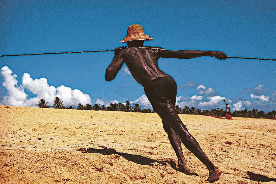 A Praia de caravelas, na Bahia, retratada pelo fotógrafo carioca Walter Firmo, se destaca pela brasilidade (Foto: Divulgação/Walter Firmo)