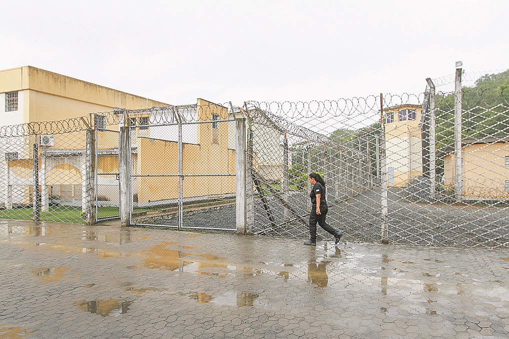 Advogadas estão no Presídio Feminino de Cariacica. (Foto: Thiago Coutinho/AT)