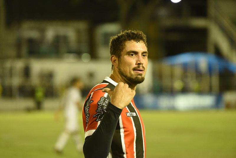 Rael sabe que Vitória e Real Noroeste estão à frente, mas aposta na força do Serra (Foto: Beto Morais/AT)