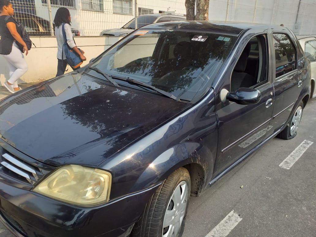 Carro utilizado pelos criminosos presos na noite de segunda-feira (19). (Foto: Simony Giuberti)