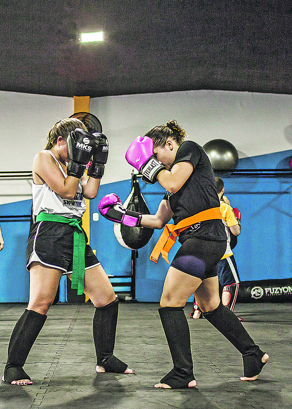 Alunas durante aula de Kickboxing: modalidade promete bons resultados (Foto: Divulgação)