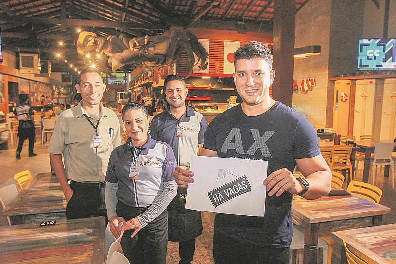 Até o Carnaval, o quadro de funcionários do Caranguejo do Assis (bar e restaurante em Vila Velha e Quiosque K6 em Vitória) será reforçado. (Foto: Beto Morais/ AT)