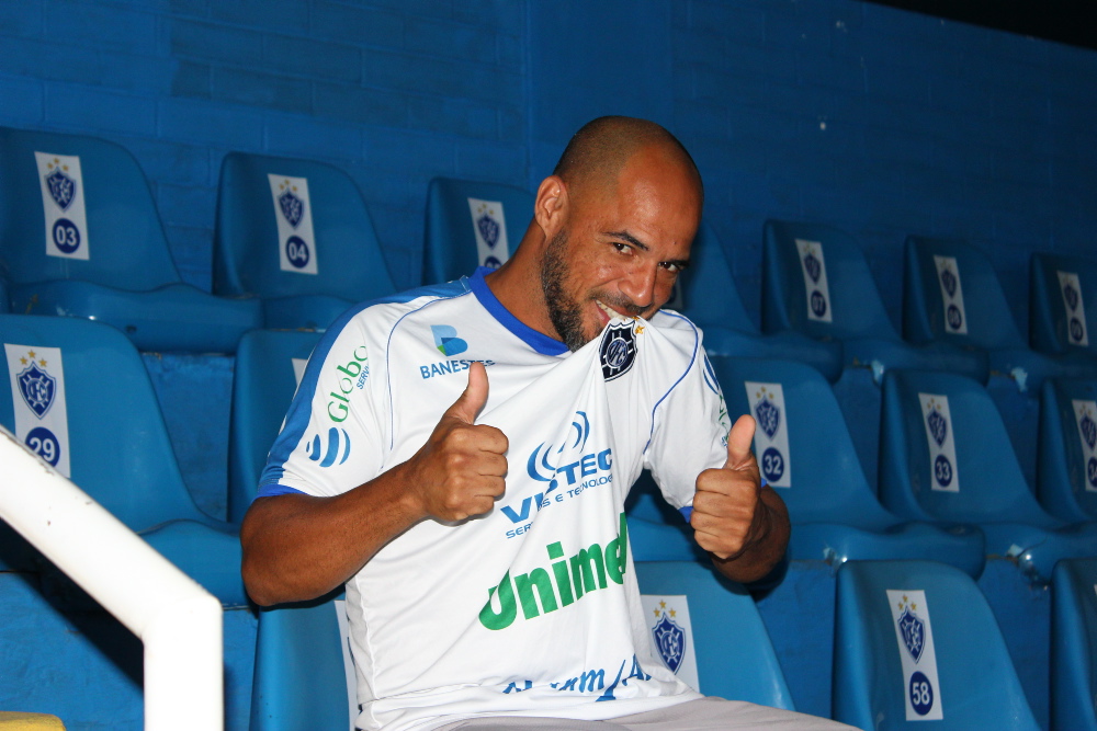 Hércules renovou contrato com o Vitória até o fim da Copa Espírito Santo (Foto: Alberto Borém/Vitória FC)