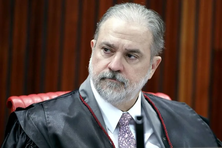 Imagem ilustrativa da imagem Senadores pedem ao STF que Aras seja investigado por prevaricação