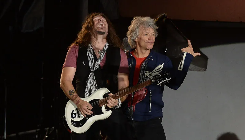 Imagem ilustrativa da imagem Trump chama Bon Jovi de "puxa-saco" e critica Lady Gaga após artistas apoiarem Biden
