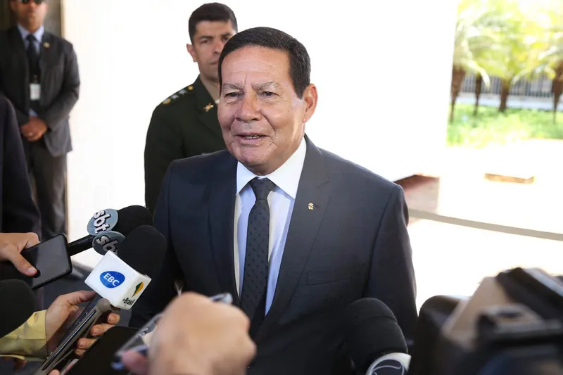 Imagem ilustrativa da imagem Vice-presidente Hamilton Mourão defende isolamento social
