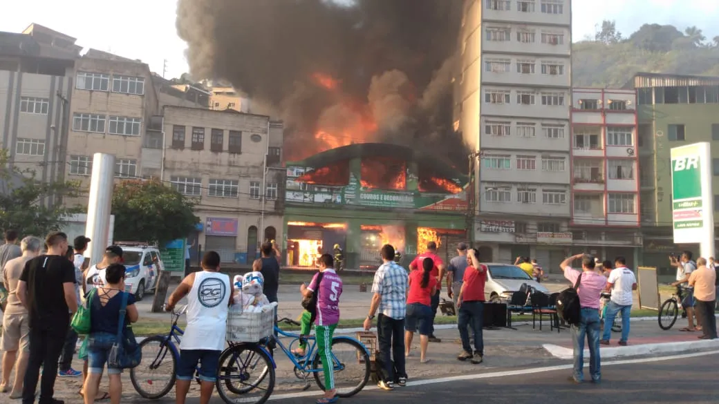 Imagem ilustrativa da imagem Um ano após incêndio na Vila Rubim, casas são reconstruídas