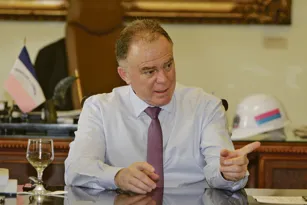 Imagem ilustrativa da imagem Aliança entre PSB e PDT na mesa