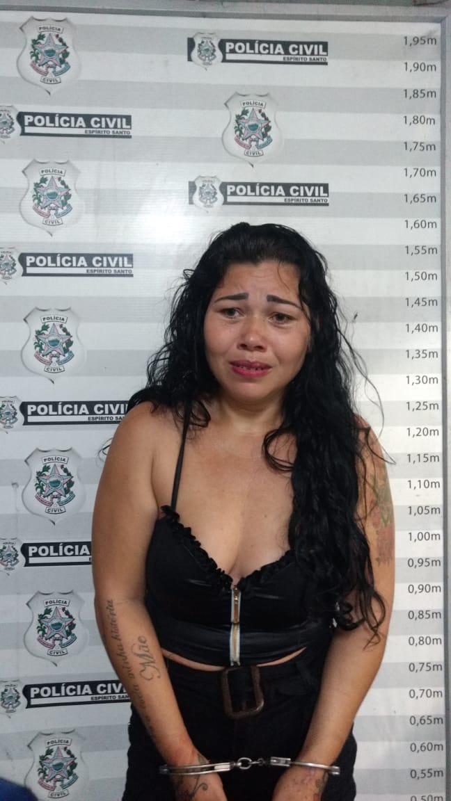Adriana teria tido ajuda de uma outra pessoa para a matar o marido. (Foto: Divulgação/PC)