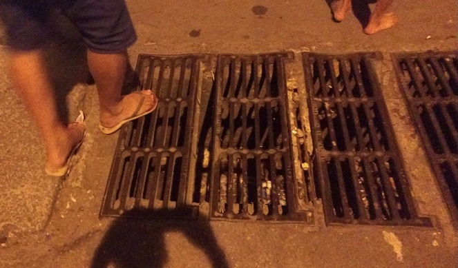Bueiro em que Monara, de 25 anos, se acidentou (Foto: Reprodução/Arquivo Pessoal)