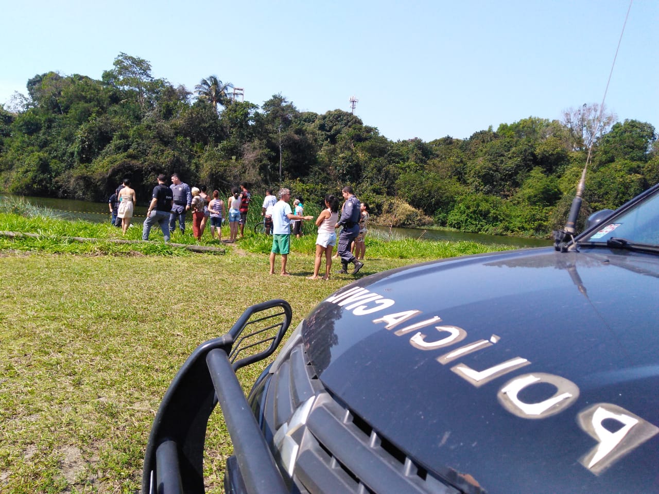 Corpo do adolescente foi encontrado no início da tarde deste sábado (14). (Foto: Júlia Afonso)