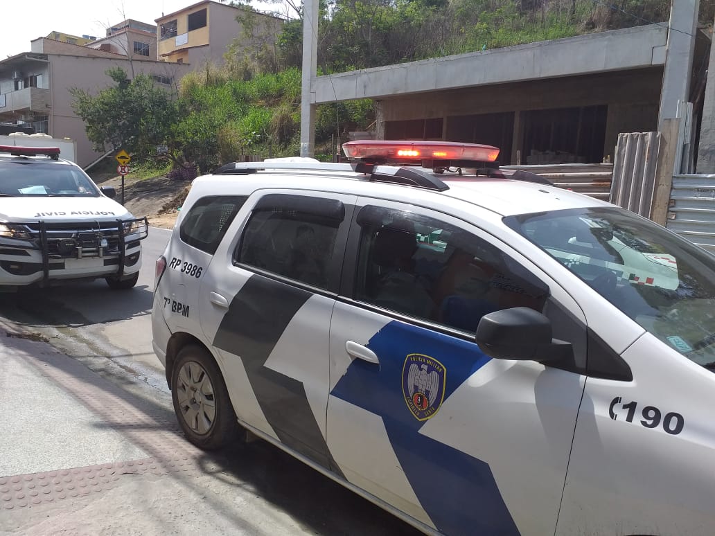 O corpo foi encontrado por um ajudante de pedreiro que chegou para trabalhar nesta segunda. (Foto: Simony Giuberti)