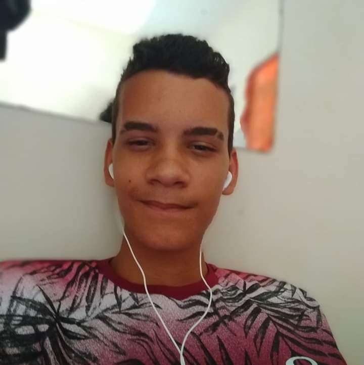 O jovem de 17 anos foi morto a golpes de faca pelo ex-companheiro da mãe. (Foto: Acervo Pessoal)
