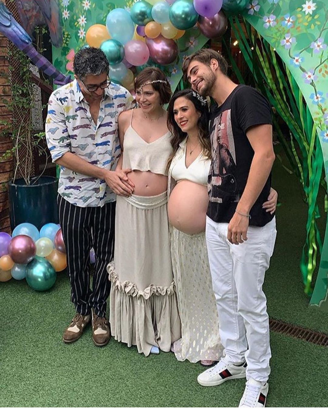 Michel Melamed, Leticia Colin, Tatá Werneck e Rafael Vitti posaram para fotos (Foto: Reprodução Instagram @tatawerneck )