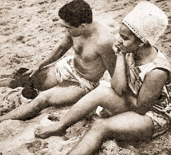Garrincha e Elza Soares nas areias de Guarapari (Foto: Reprodução / Instagram @historia.capixaba)
