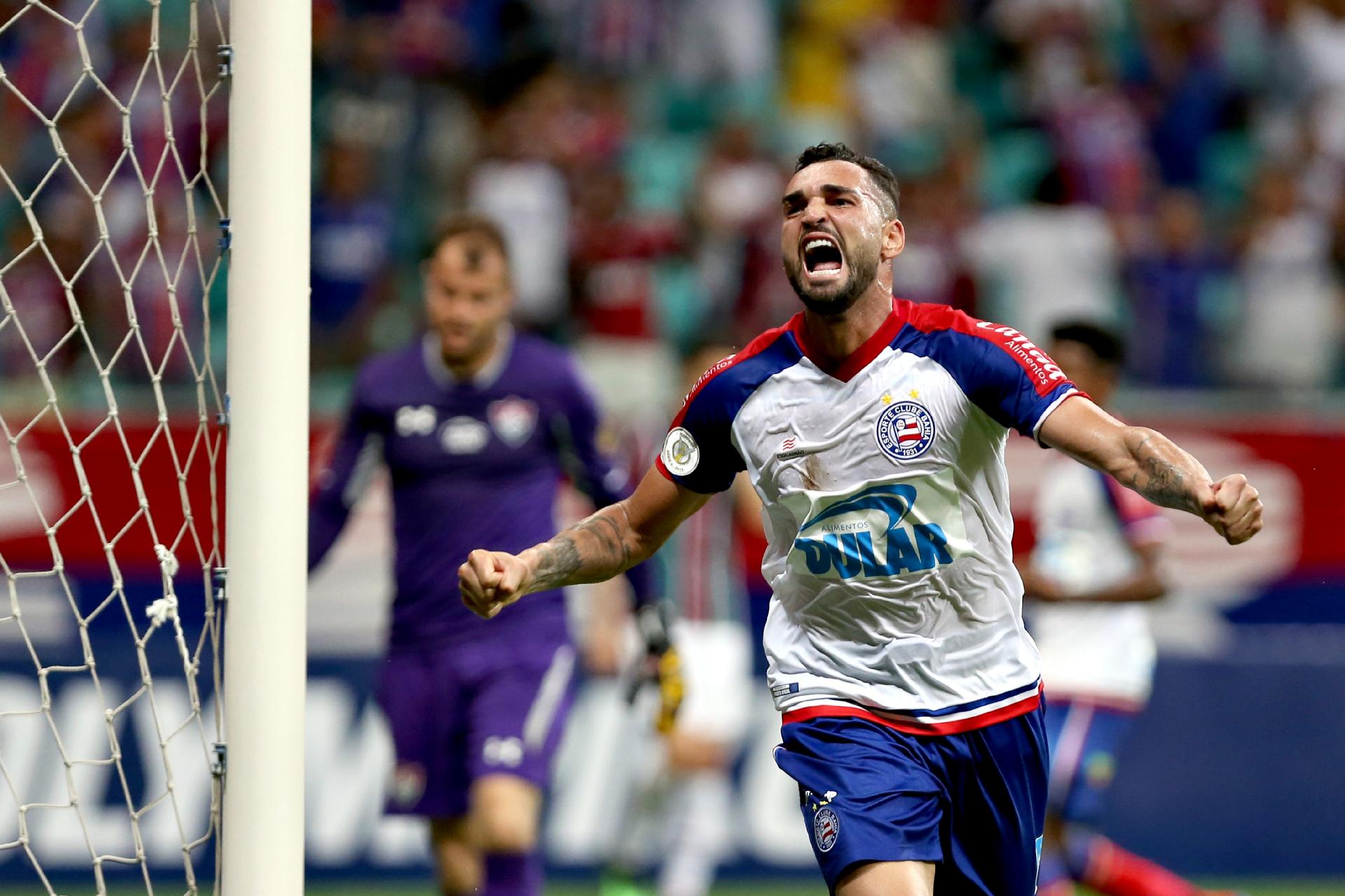 Gilberto comemora golaço. (Foto: Divulgação/Bahia)