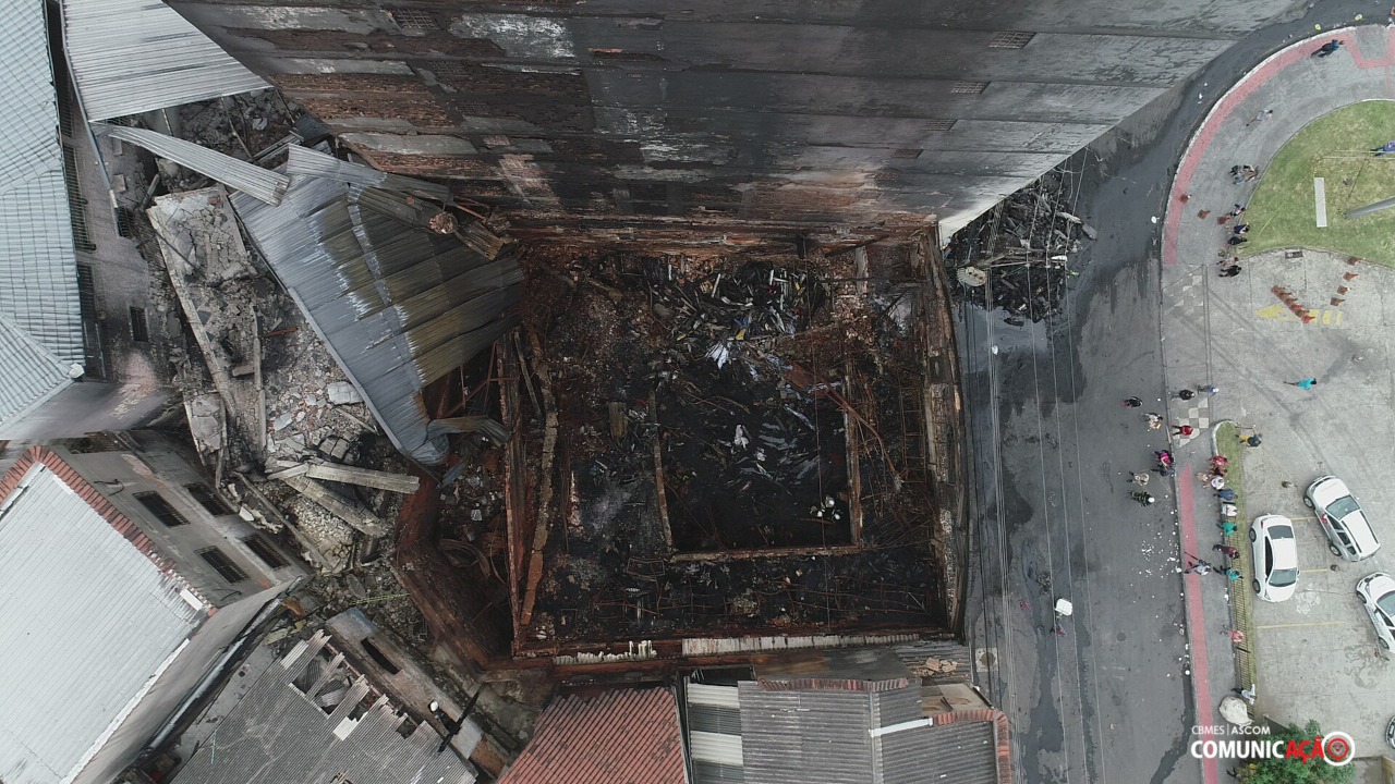 Imagem registrada por drone (Foto: Divulgação / Corpo de Bombeiros)