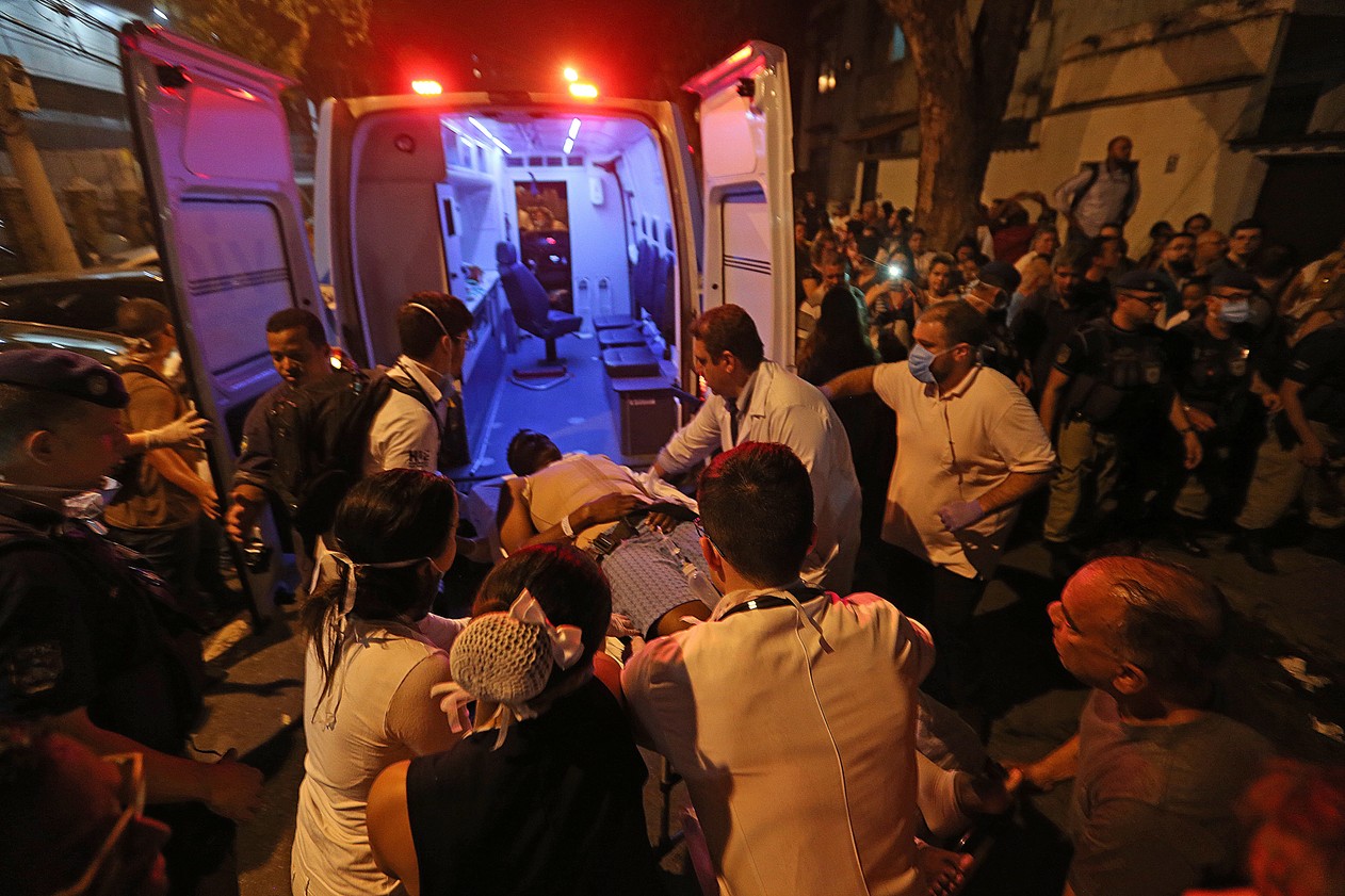 Pacientes tiveram que ser transferidos para outros hospitais (Foto: Wilton Junior/ Estadão Conteúdo)