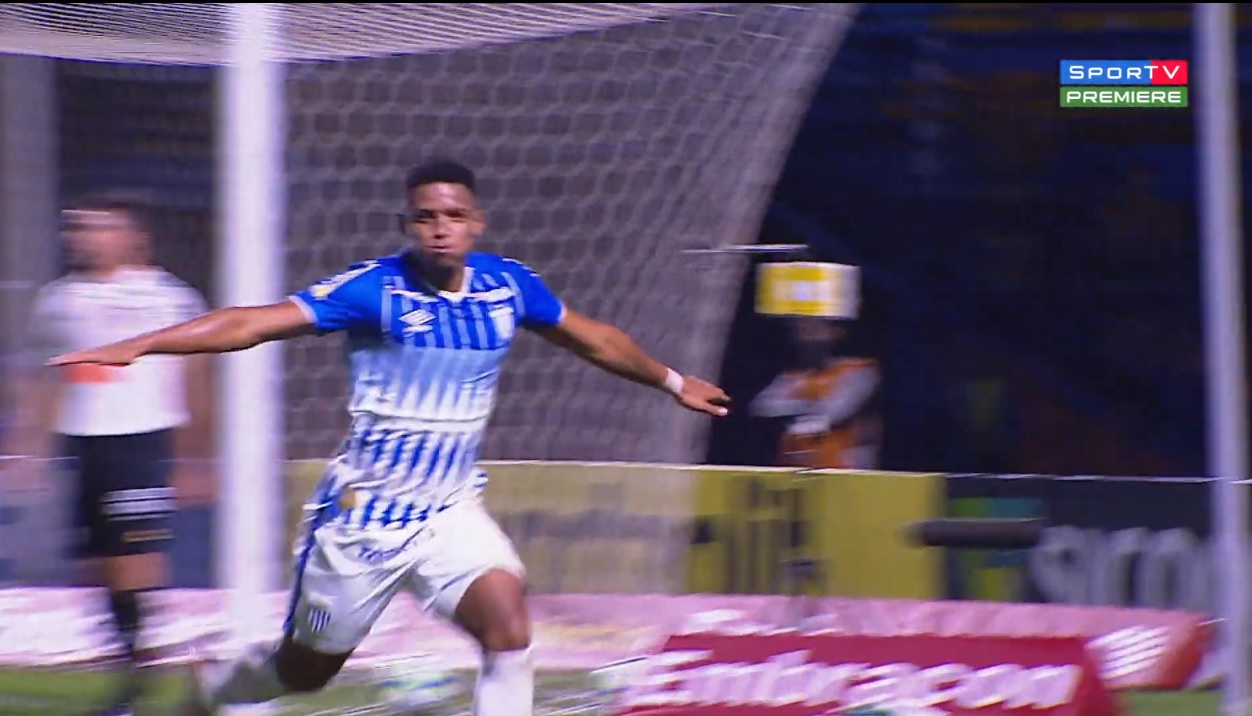 Jonathan foi o destaque do triunfo do Avaí (Foto: Reprodução/SporTV)
