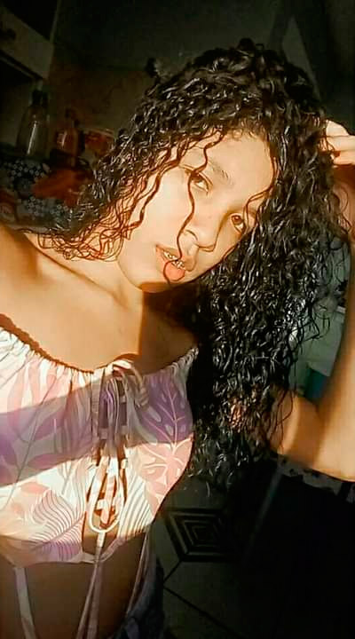Karolini Vitória Souza Nascimento, 15 anos, sofreu tortura antes de ser morta. (Foto: Acervo Pessoal)
